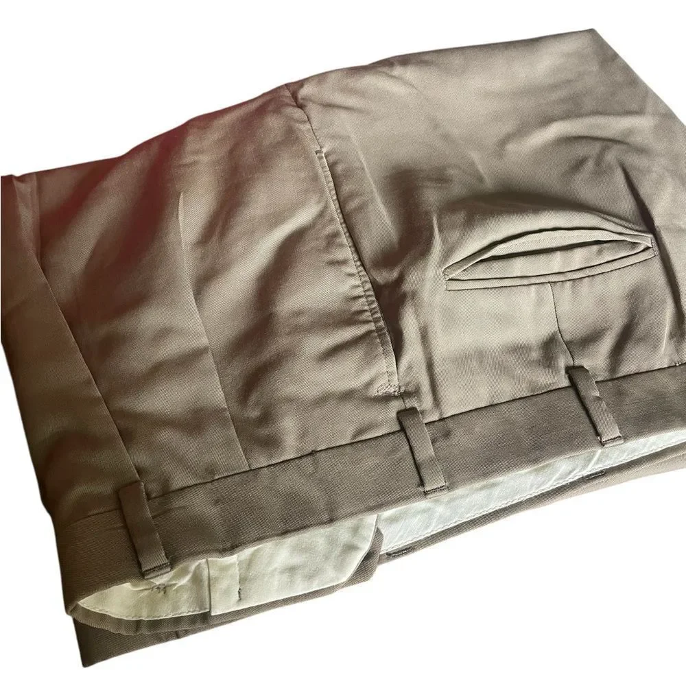 Jos A Bank size 42 Classic Beige Trousers pleats cuffed excellent condition